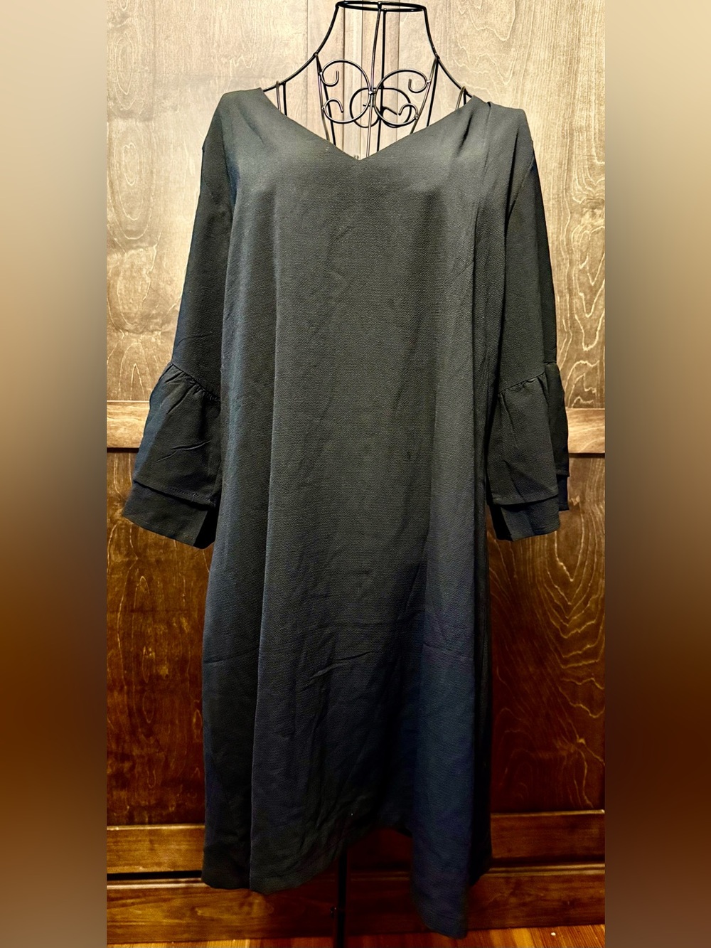 Women's Black V-Neck Bell Sleeve Midi Dress